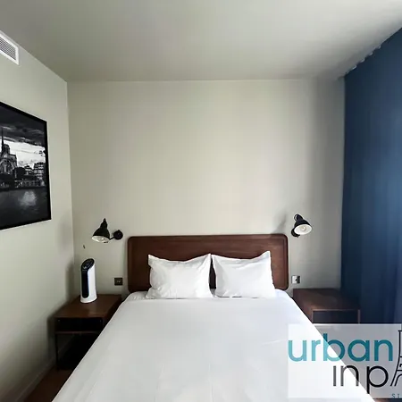 Апартаменты Urban Flat 78 - Luxury 3 Bdr Flat In Le Marais Париж