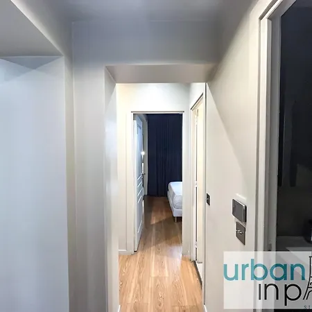 Апартаменты Urban Flat 78 - Luxury 3 Bdr Flat In Le Marais Париж